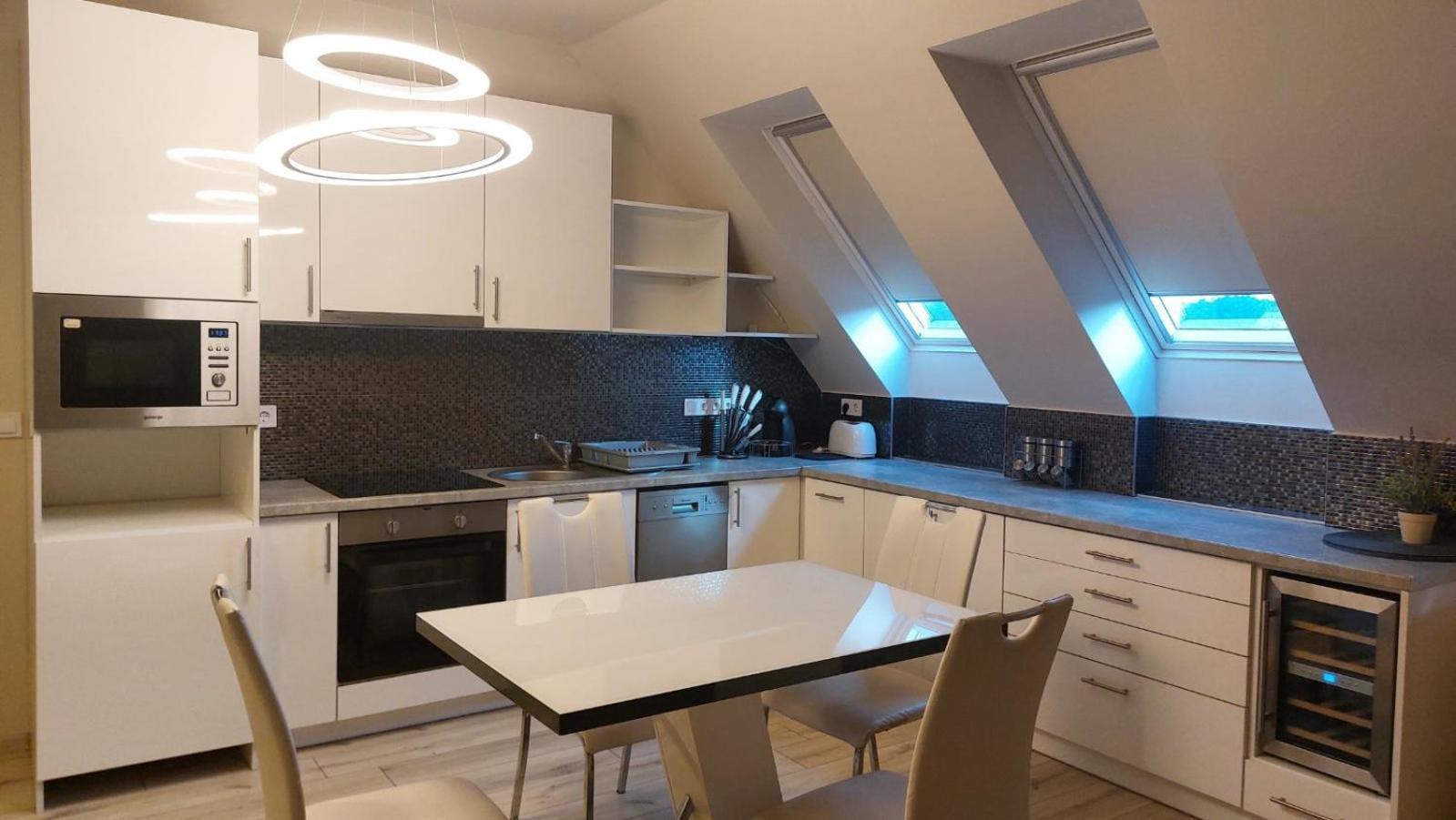 Hajnal Apartman Apartment Seghedin Exterior foto
