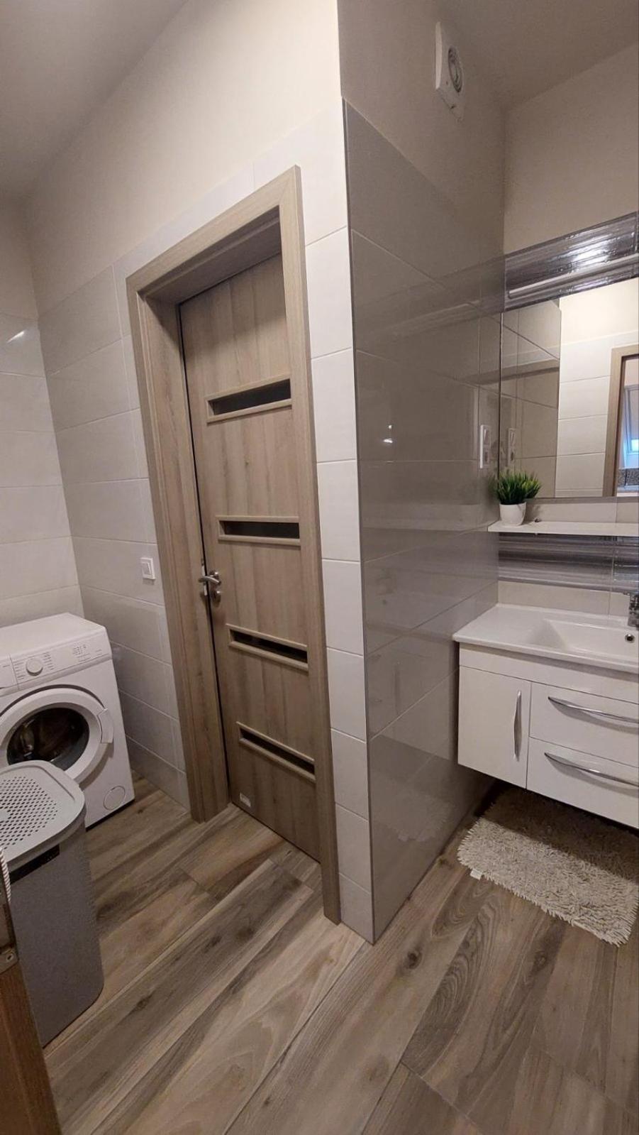 Hajnal Apartman Apartment Seghedin Exterior foto