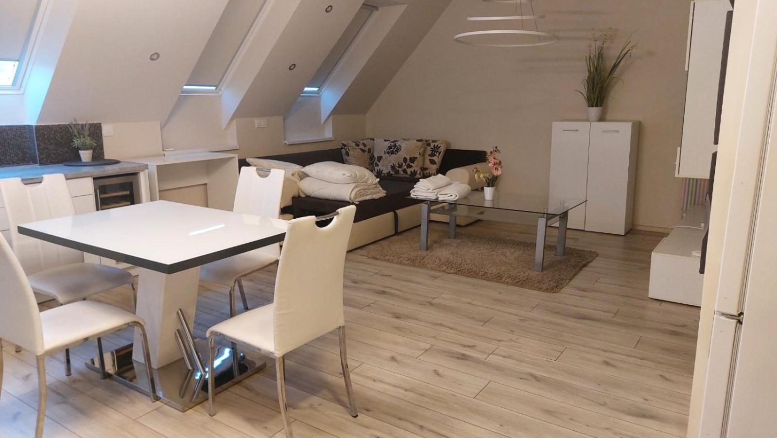 Hajnal Apartman Apartment Seghedin Exterior foto