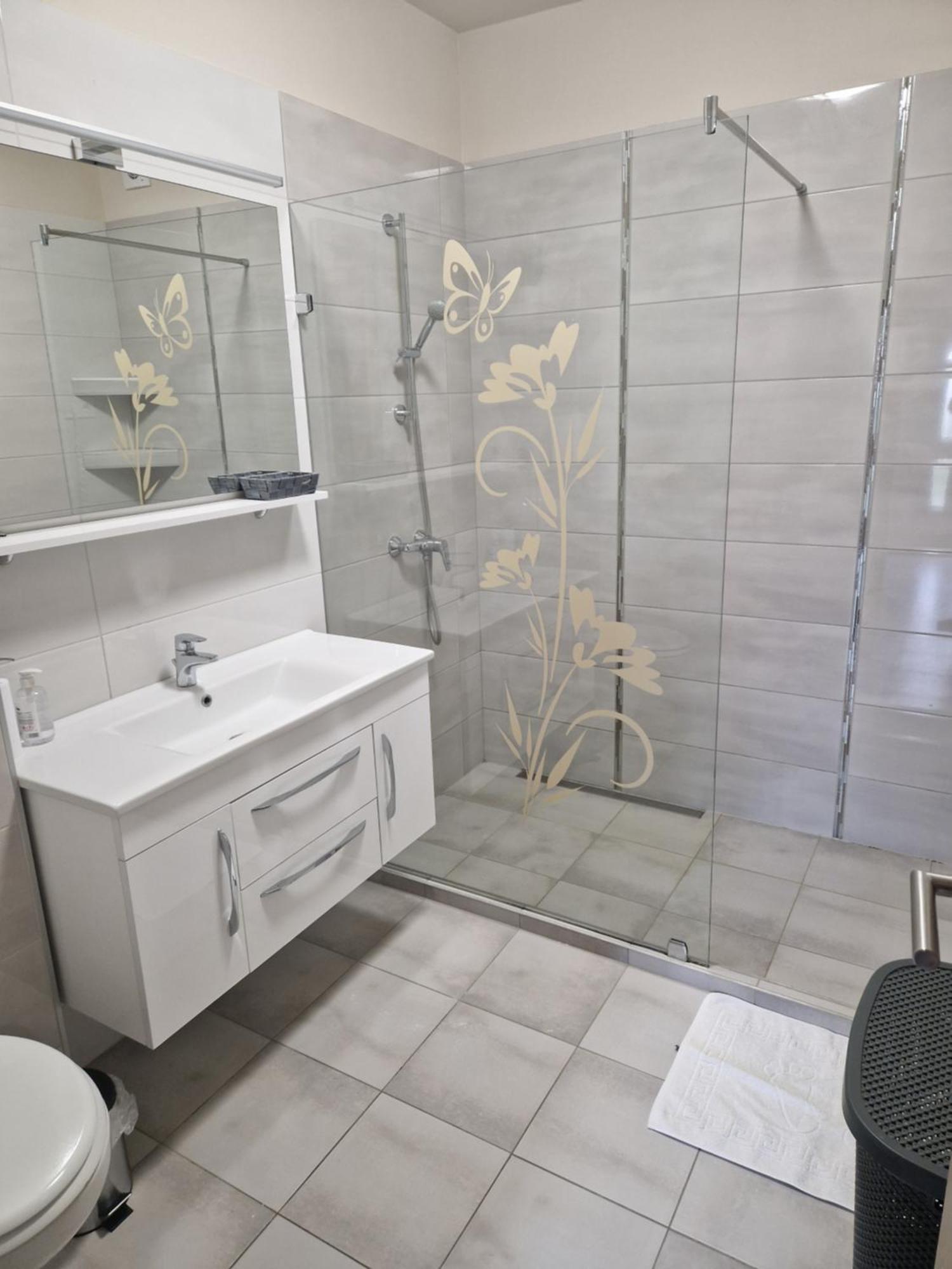 Hajnal Apartman Apartment Seghedin Cameră foto